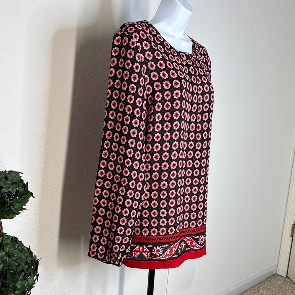 Anne Klein Red and White Graphic Long Sleeve Blouse - Picture 3 of 9